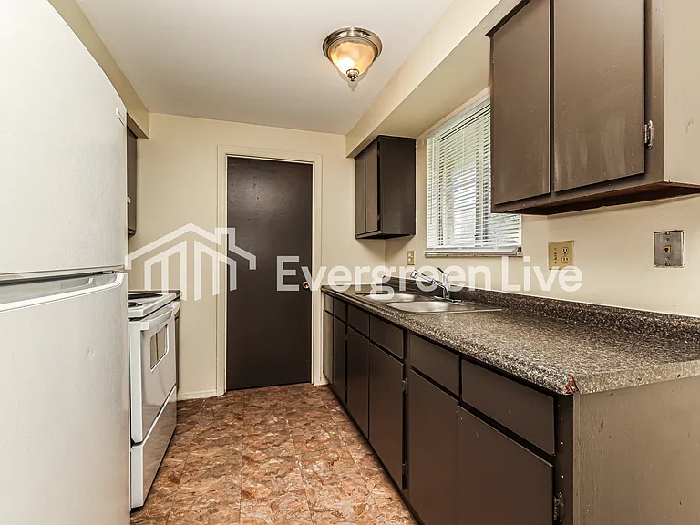 7398 Calmcrest Ct — Photo 7