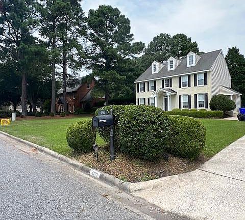 3rd image of 403 Bremerton Drive