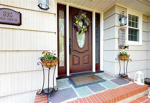2nd image of 893 Ocean View Dr