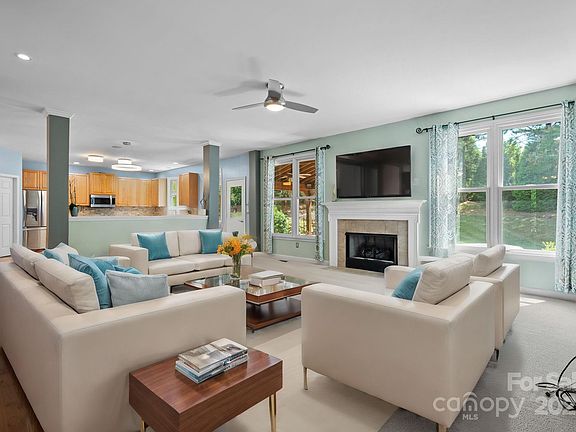 3rd image of 151 Middleton Pl