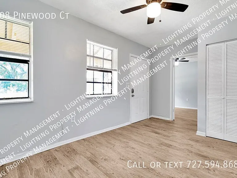 408 Pinewood Ct — Photo 6