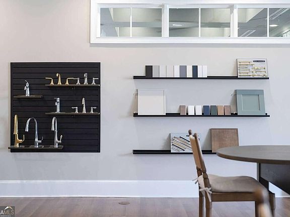 4th image of 131 Reserve Cir