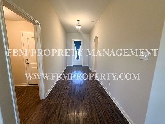 5th image of 5412 Persimmon Dr