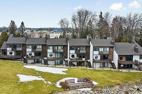 2nd image of 749 Memorial Dr