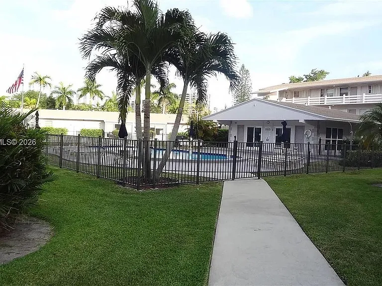 700 Layne Blvd #115 — Photo 2