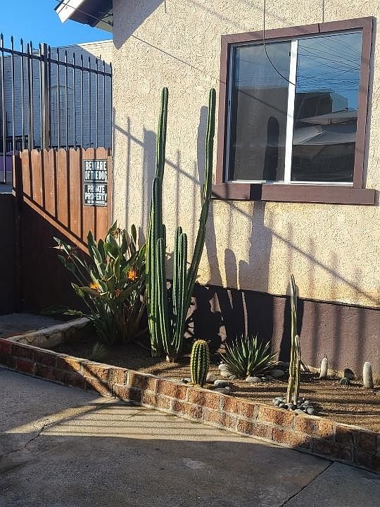 1st image of 119 N Hicks Ave