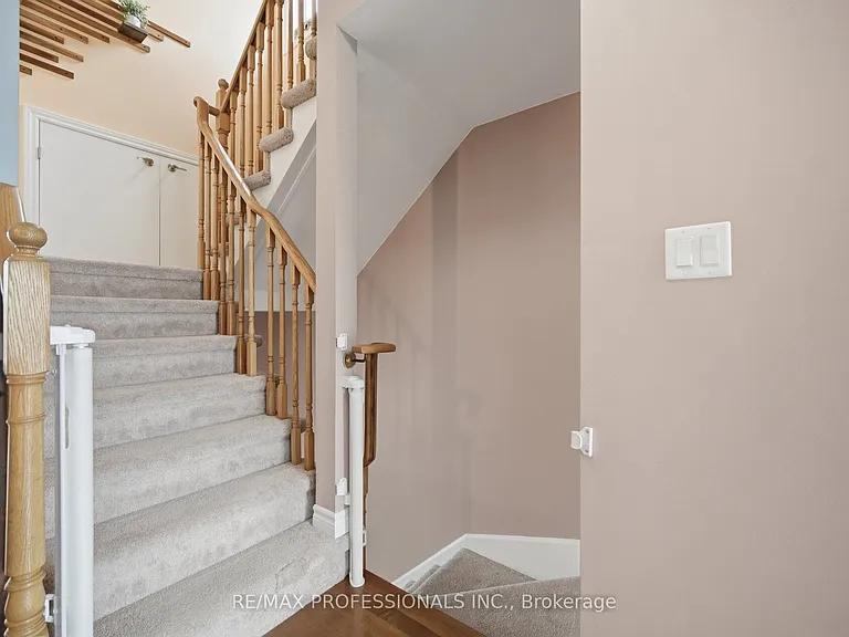 45 Horton St #MAIN 2ND — Photo 20