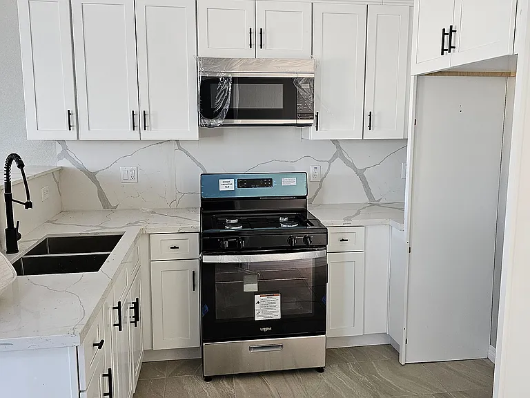 8315 Laurel Ave — Photo 6