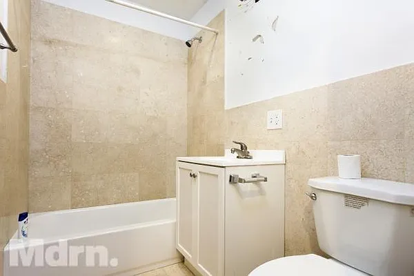 Rented by Mdrn Residential | media 30