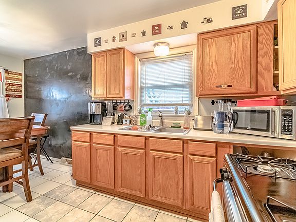 4th image of 4601 S Leclaire Ave