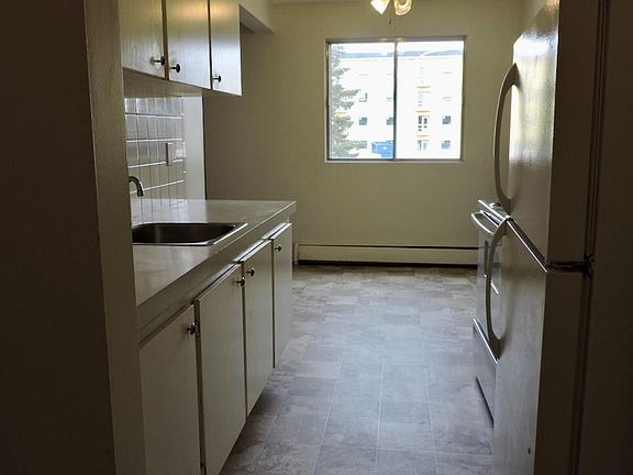 Laurier Photos - 2_04062022