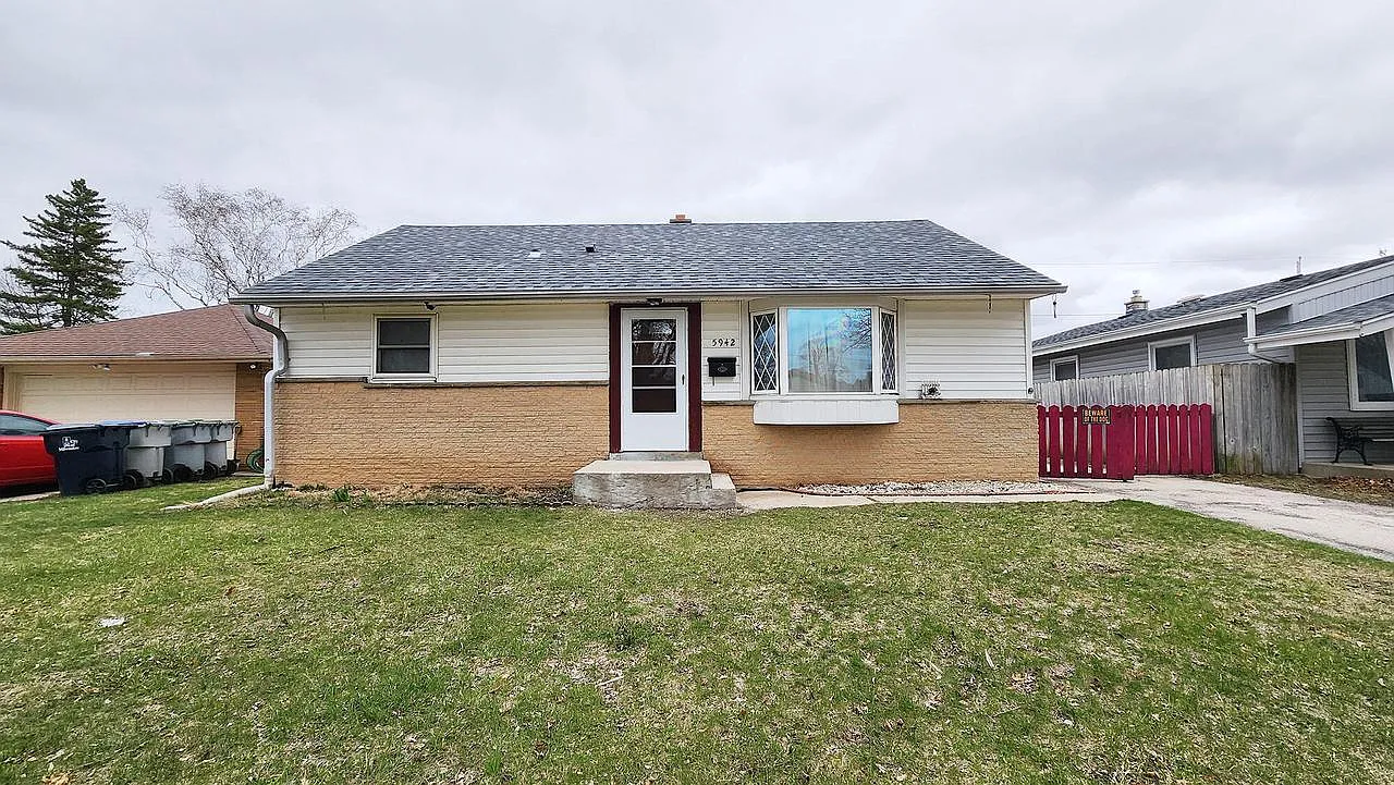 5942 North 79th STREET photo 1