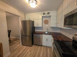 5627 Green Circle Dr APT 121, Minnetonka, MN 55343