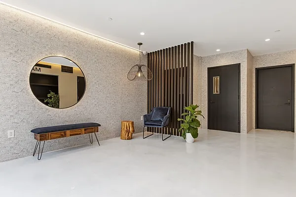 Rented by Luca Paci Real Estate | media 12