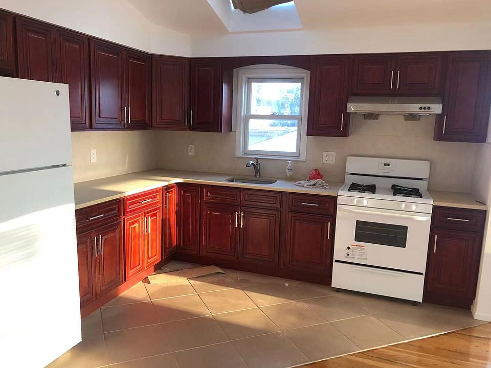 1st image of 1538A 150th Pl Floor 2