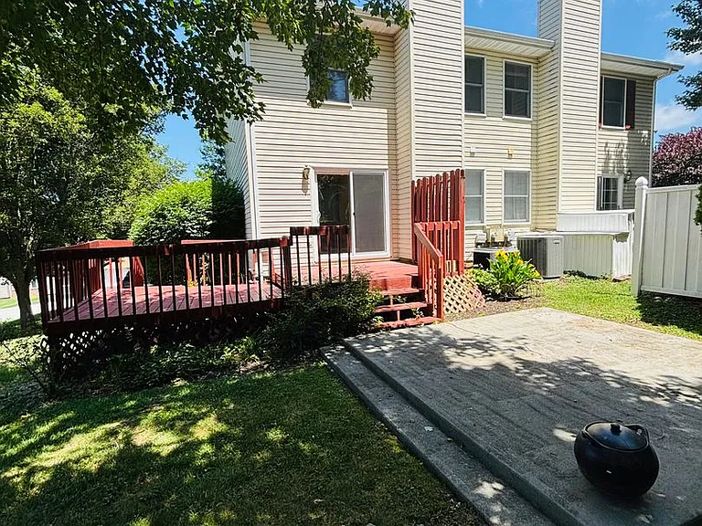 530 Kamran Dr — Photo 10
