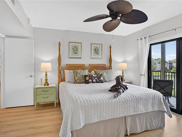 788 Park Shore Dr #B22 — Photo 16
