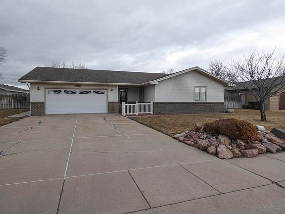 4th image of 3911 W Redwood Dr.
