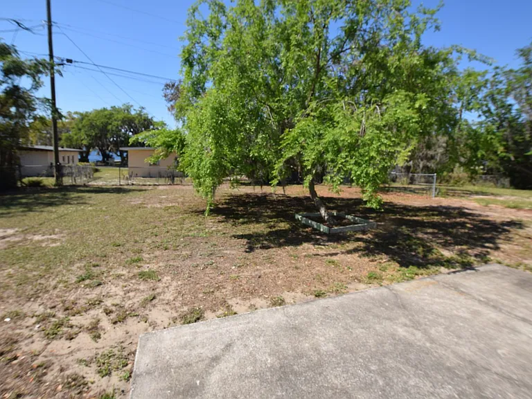 1918 Sunset Ln — Photo 6