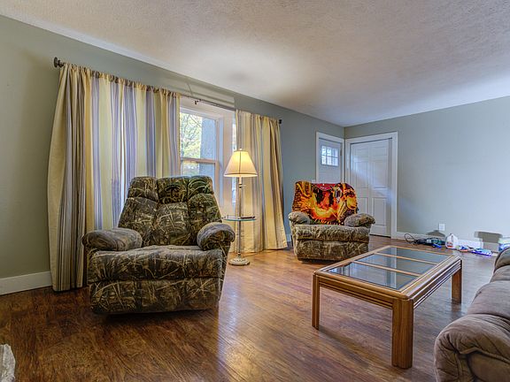 5th image of 1556 N Robinhood Dr