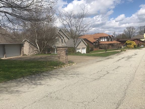 2nd image of 690 Adele Dr