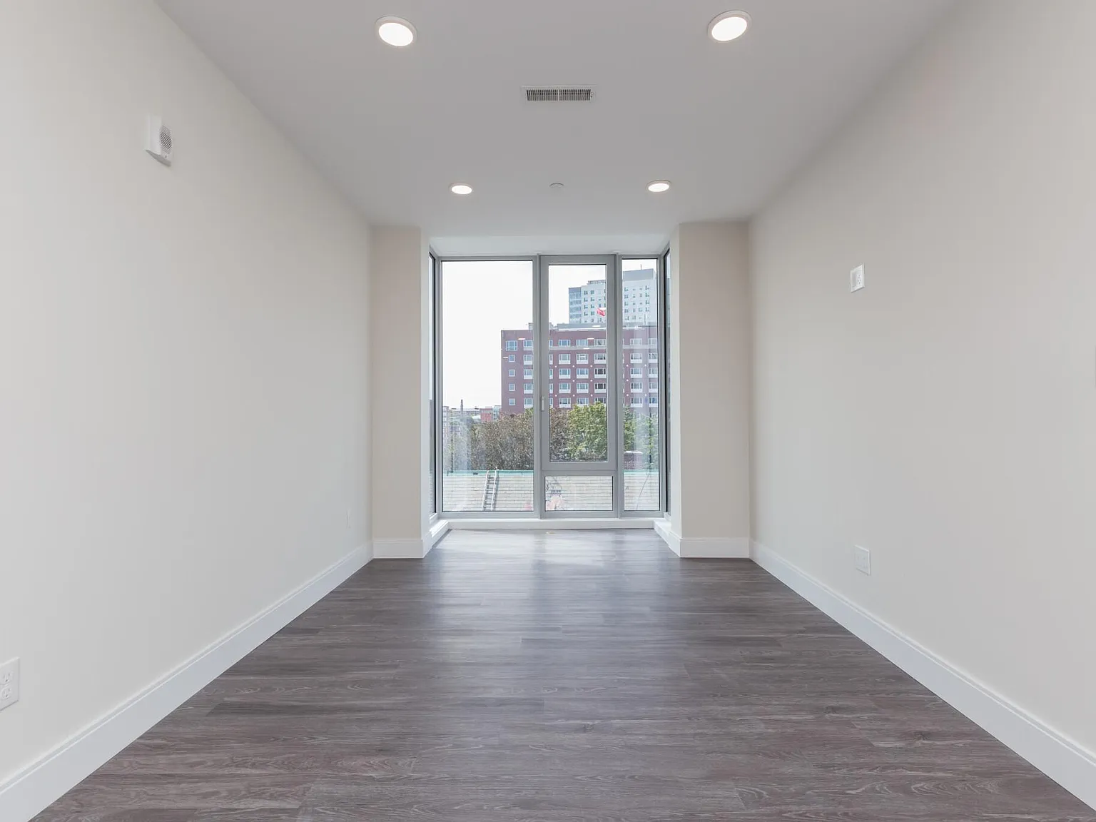 1 bed, 900 sqft, $3,200 — Photo 2