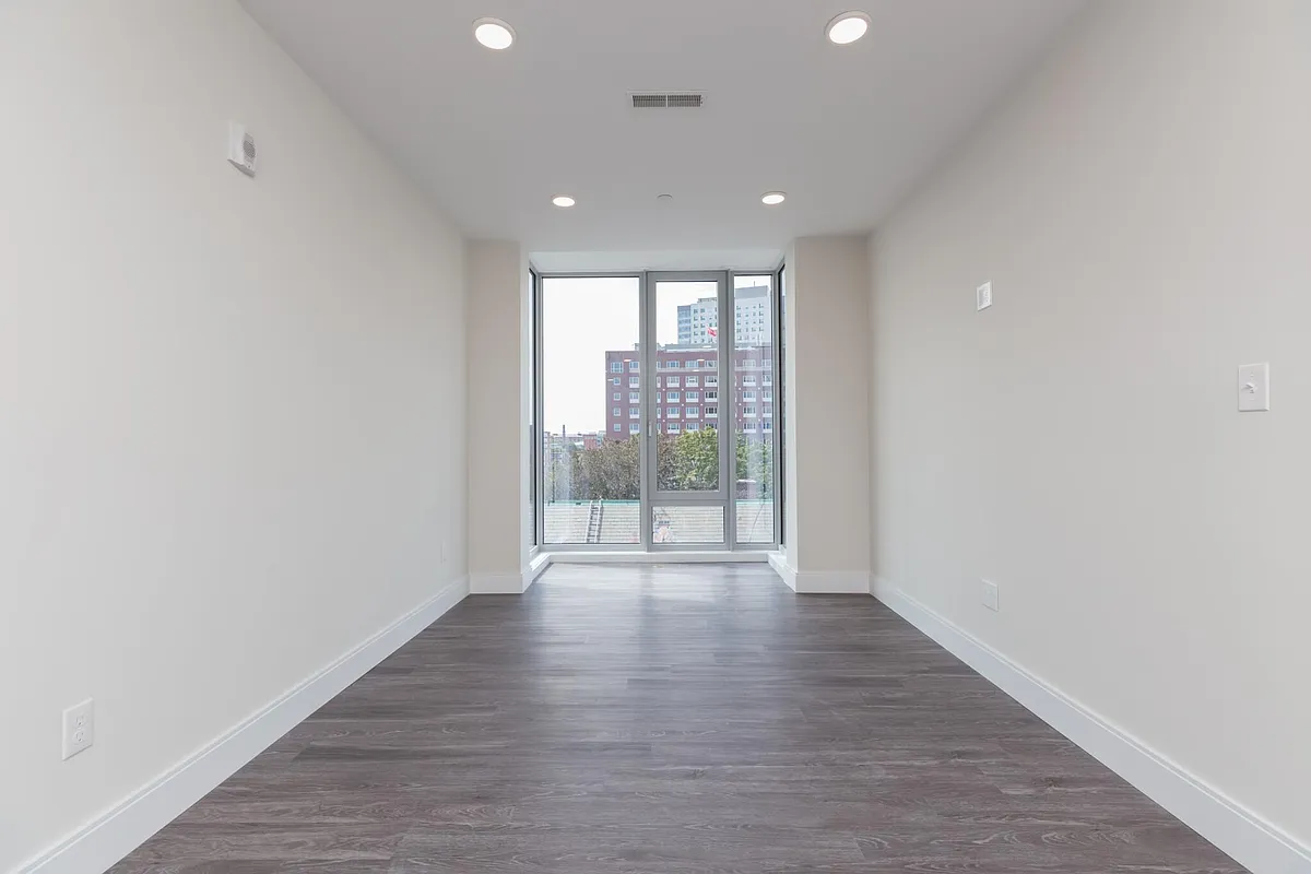 Building Photo - 1065 Tremont St #415
