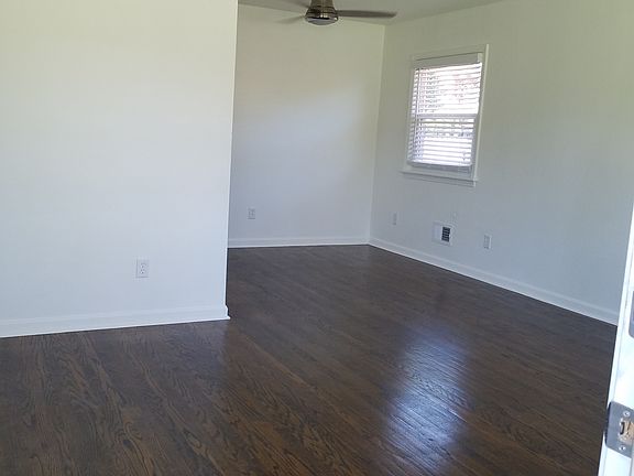 Foyer Living & Dining room. 