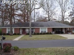 1014 Ash St, Crossett, AR 71635
