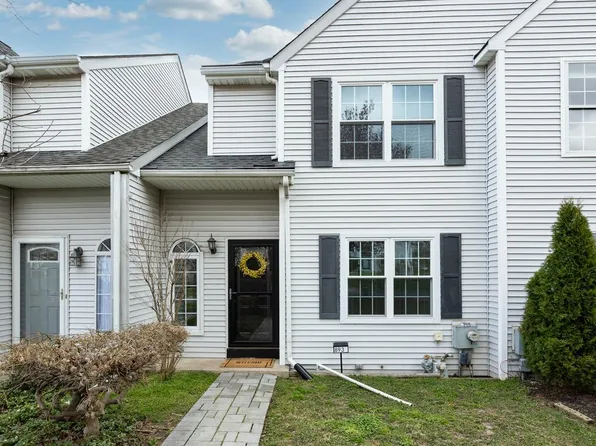 893 Sturbridge Ln, Lansdale, PA 19446