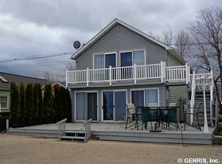 820 Edgemere Dr, Rochester, NY 14612