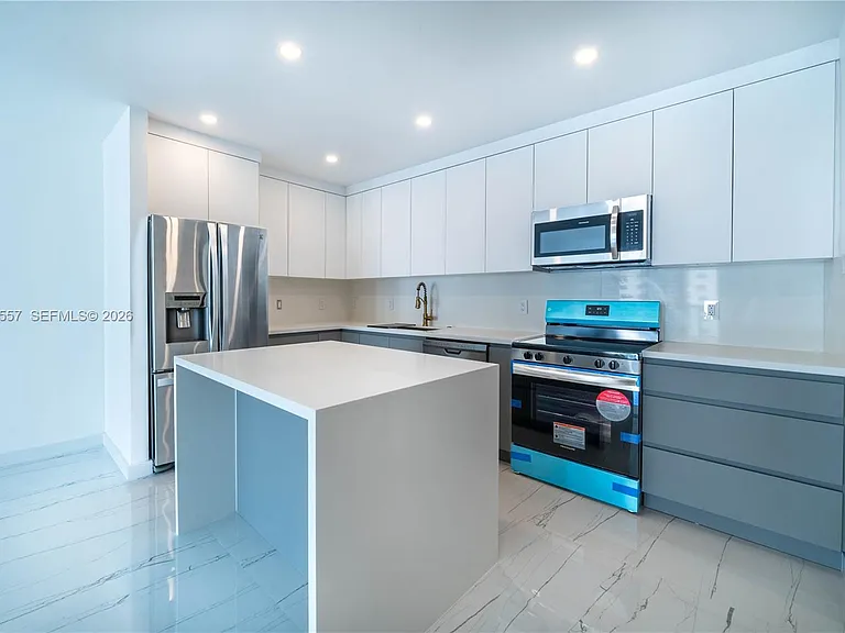 19380 Collins Ave #1105 — Photo 3