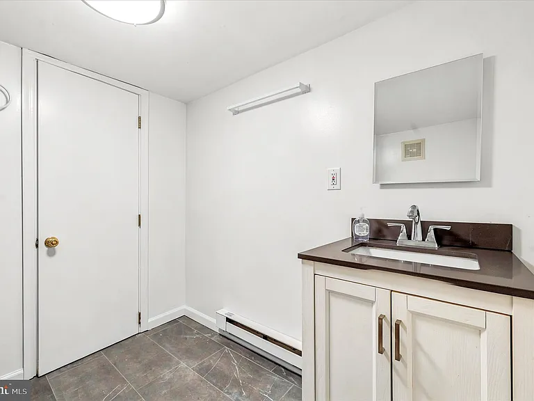 3889 Manayunk Ave #LOWER — Photo 25
