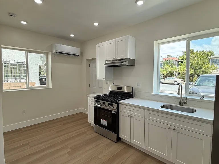 3647 Vinton Ave #10 — Photo 5