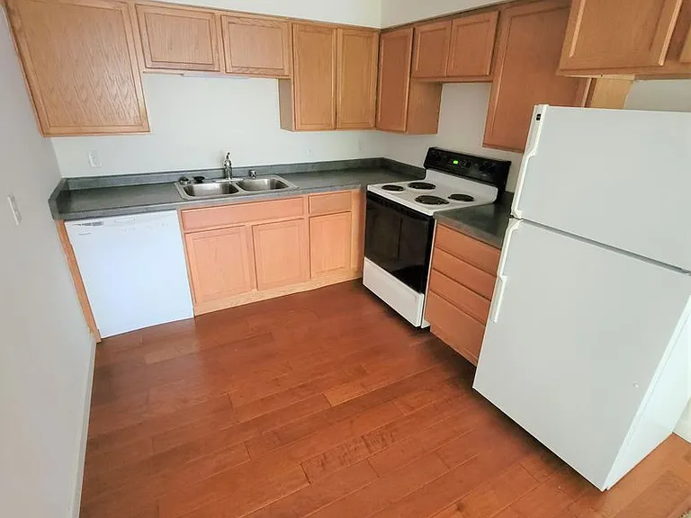 5708 Monona Dr — Photo 12