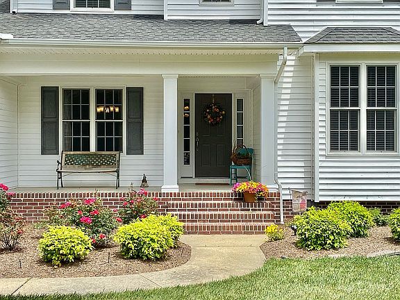 3rd image of 7723 Broadleaf Dr