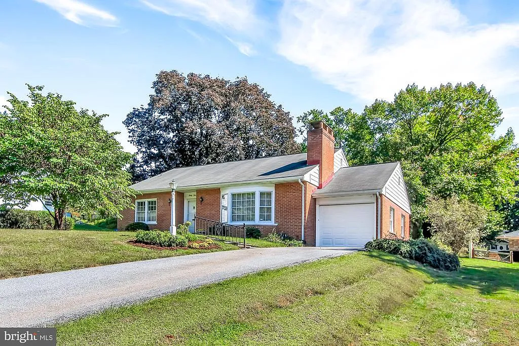 39 Wilson Dr photo 1