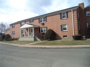 21 Brewster Rd APT D, Glastonbury, CT 06033