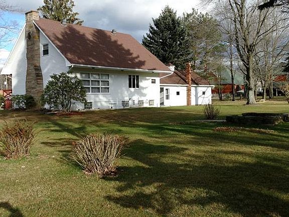 3rd image of 307 Old Bedford Pike