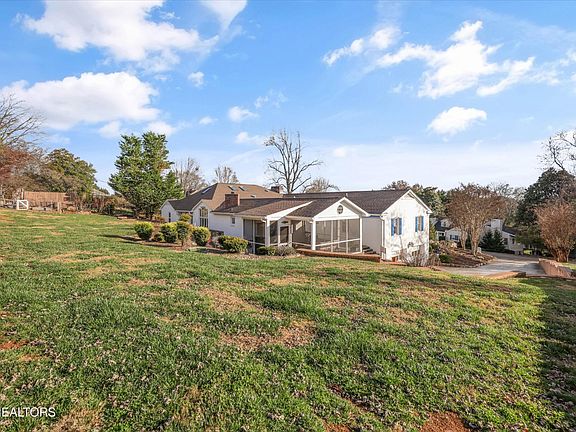 5th image of 7113 Cheshire Dr
