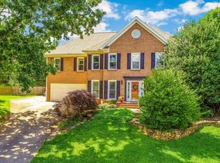 1301 Amblewinds Ln, Knoxville, TN 37922