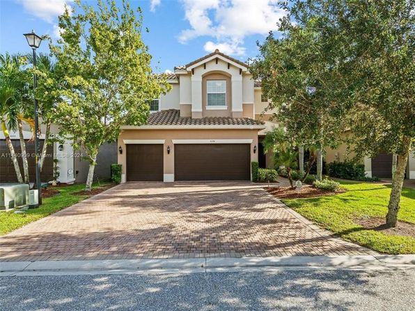 8256 Savara Streams Ln