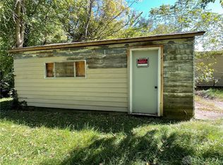 1070 Oakleaf Ave, Springfield, OH 45506