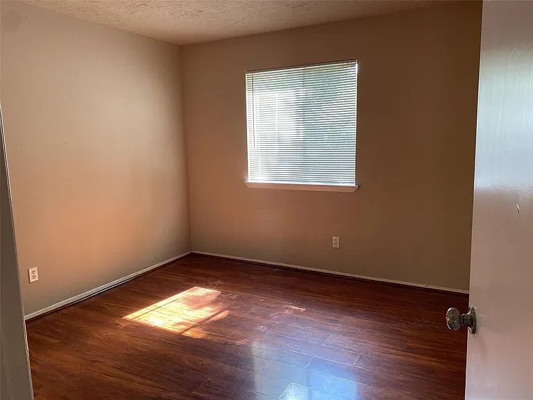 623 Old Colony Dr — Photo 11