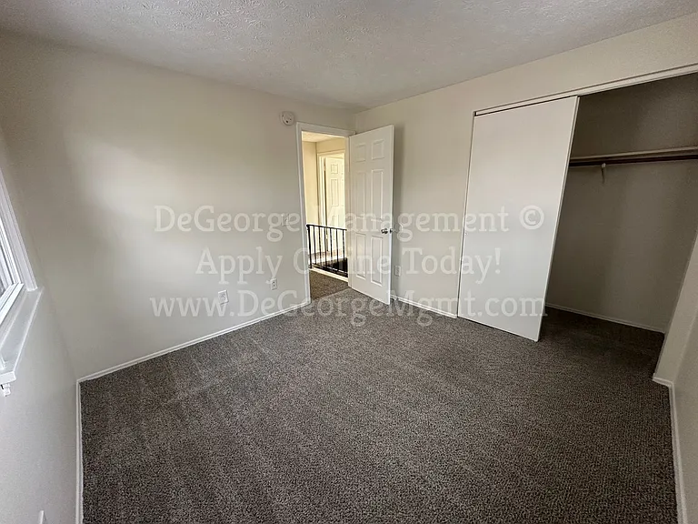 Sterling Square Townhomes — Photo 15