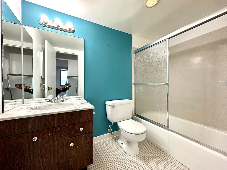 1 E University Pkwy #906 — Photo 18