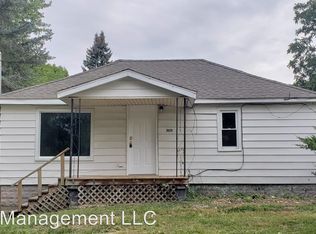 2071 Kenneth St, Burton, MI 48529