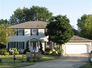 16021 Wedgewood Ln, Strongsville, OH