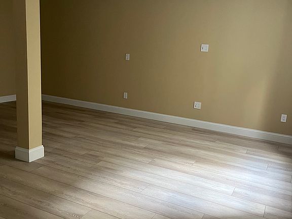2nd image of 423 Union St #423