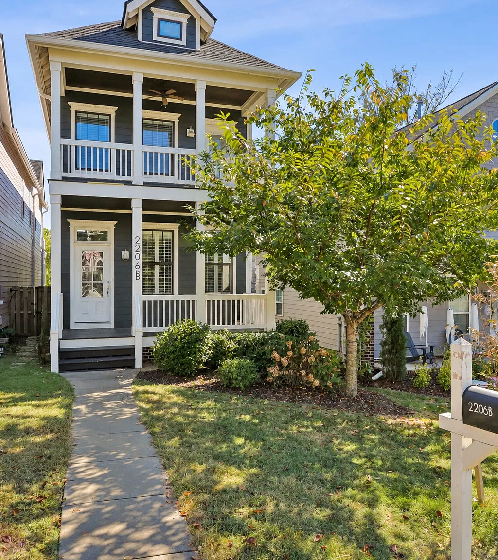 4 bed, 3.0 bath, 2492 sqft, $6,500 — Photo 1
